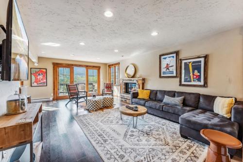 Breckenridge Casa | Breckenridge Escape with Hot Tub and Mountain Views