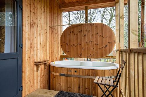 East Lewiston Apartamento | Breckland Lodge 1 with Hot Tub
