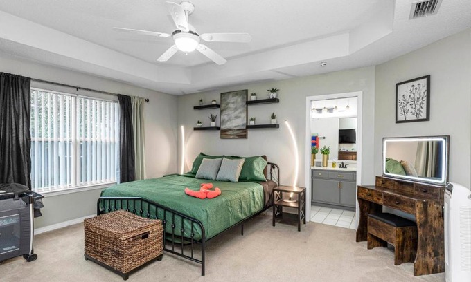 Navarre Casa | Breeze - Family Retreat with Waterfront Access & Game Room