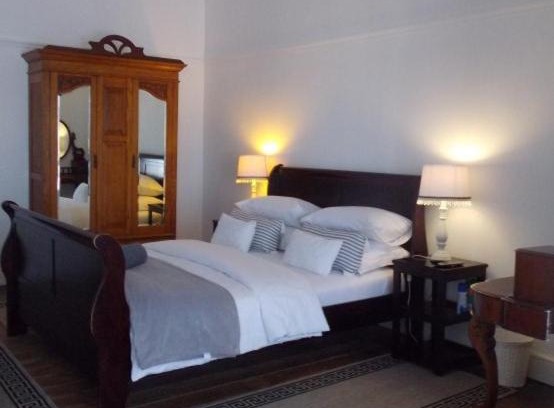 Kidd's Beach Cama Y Desayuno | Breeze Inn Guesthouse