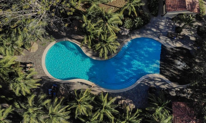 Coco Complejo | Breeze Private Residence - 3 Bedroom and Private Beach Club Included