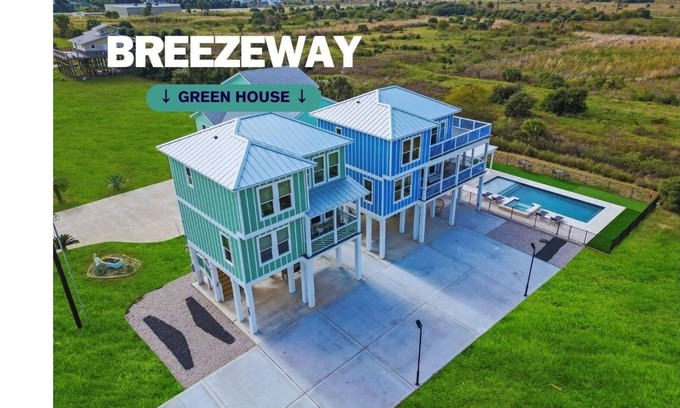 Galveston Casa | Breezeway: Luxury Listing- Largest Private Pool, mini-GOLF, Sunset & Bay view