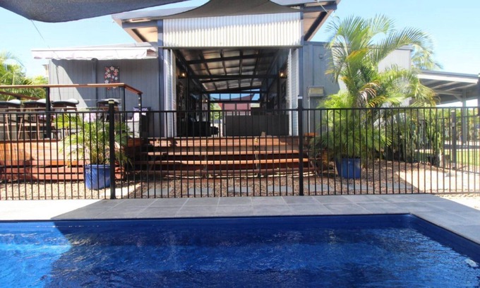 Horseshoe Bay Casa | Breezeway on Horseshoe