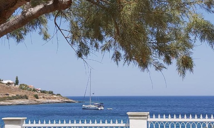 Lavreotiki Apartamento | Breezy Beach House