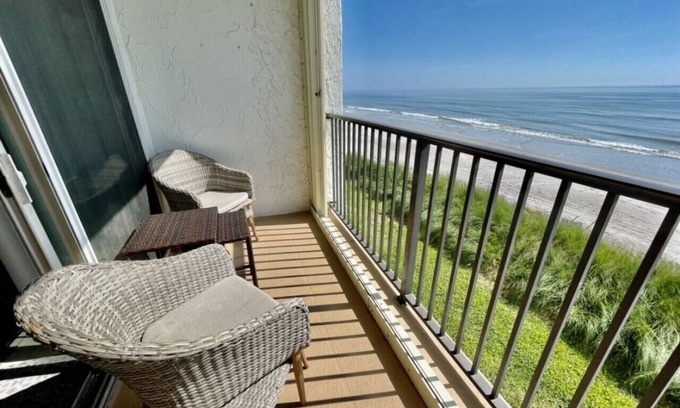 South Patrick Shores Condominio | Breezy Beach - Right on the Ocean