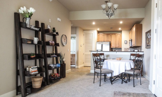 Horseshoe Bay Condominio | 🍀 Breezy home on Lake LBJ - extra cleaning measures in place