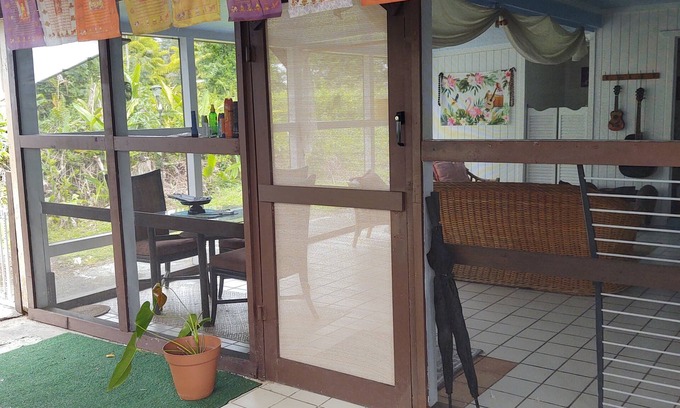 Nanawale Estates Casa | Breezy Lanai with a Bedroom & Bath