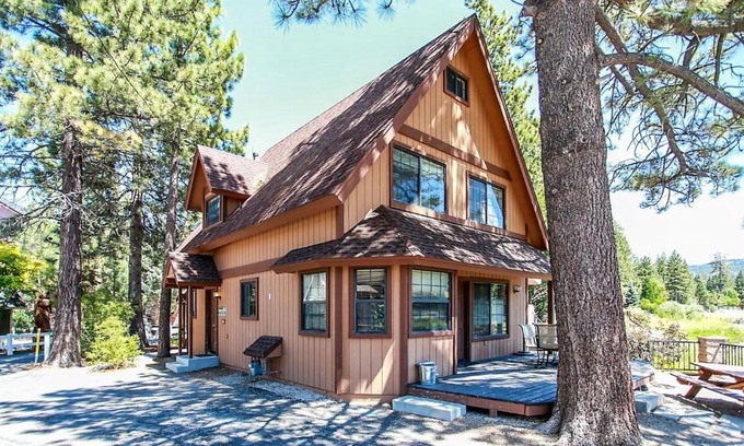 Big Bear Lake Casa | Breezy One-112 by Big Bear Vacations