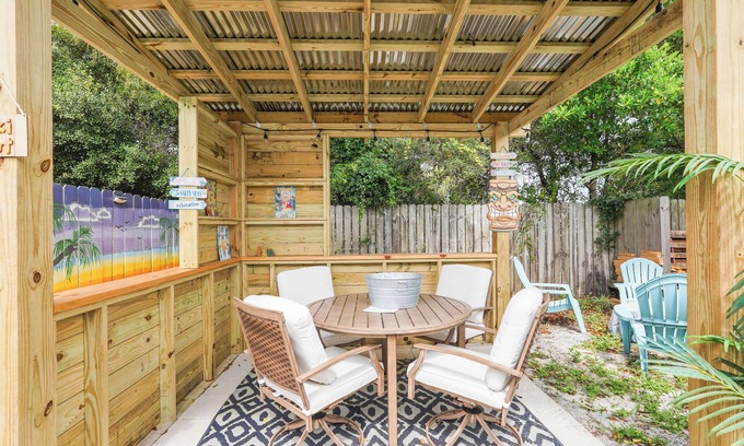 El Centro Beach Casa | Breezy PCB Vacation Rental w/ Lanai, Walk to Ocean
