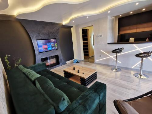 Novi Sad Apartamento | Brend new luxurious apartment in downtown with free parking