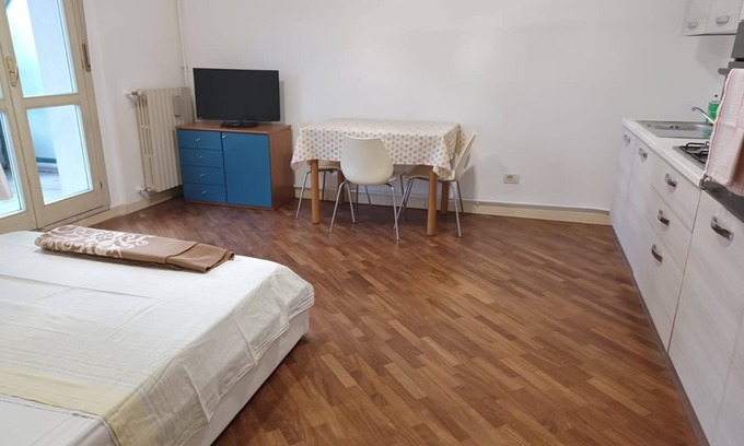 Centro Storico Sud Apartamento | Brescia, Residence at the park, elegant studio apartment near the station