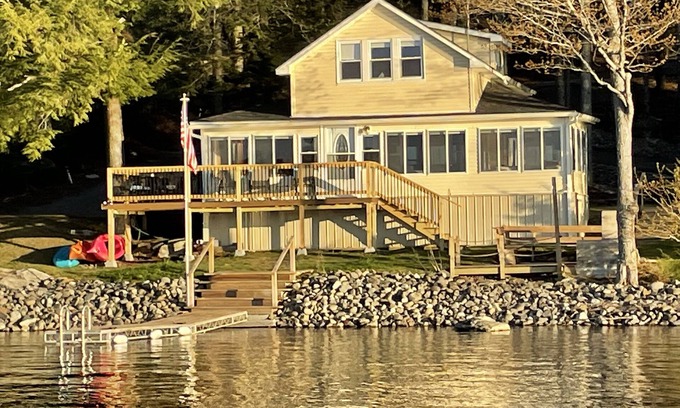 Orrington Cabaña | Brewer Lake 3 bed / 1.5 bath Waterfront Cottage