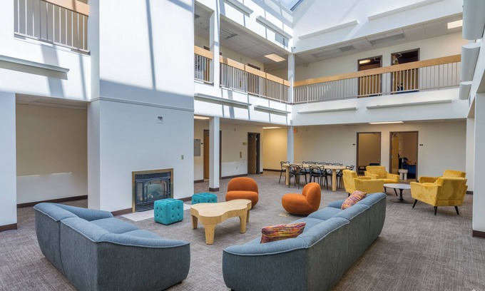 Cheney Apartamento | Brewster Hall