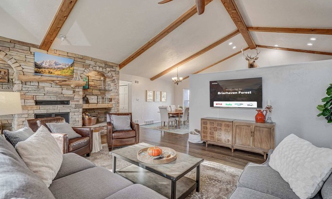 Monument Casa | Briarhaven Forest! Family Getaway Near USAFA