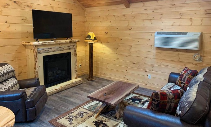 Millersburg Casa | Briarwood Cabin by Amish Country Lodging