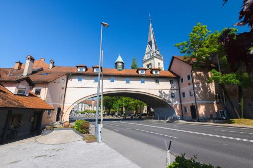 Ljubljana Old Town Apartamento | BRIDGE apartments