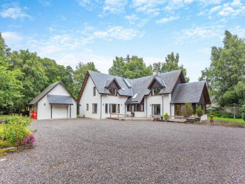 Evanton Casa | Bridge House