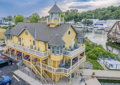 Michigan City Hotel | Bridge Inn