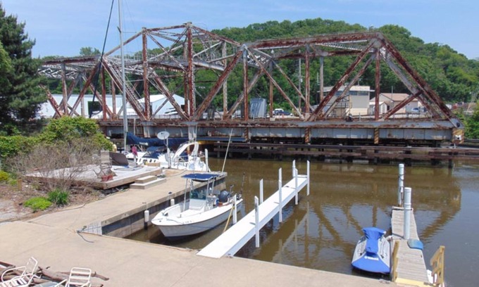 Michigan City Hotel | Bridge Inn