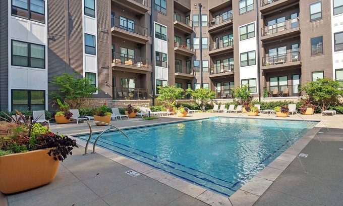 Dublin Condominio | Bridge Park Luxe Summ