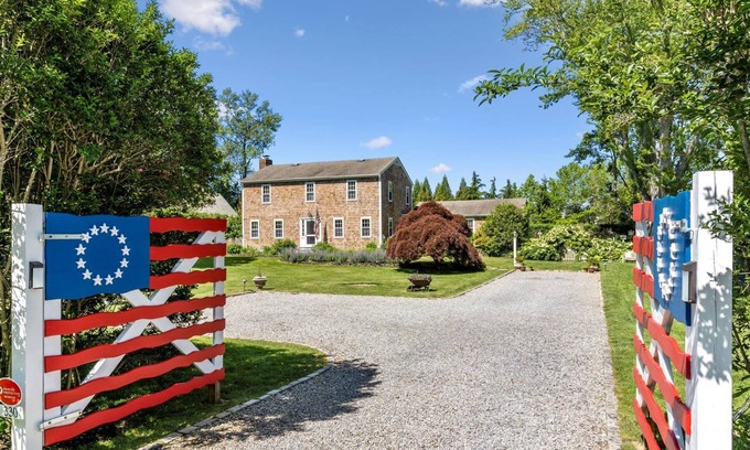 Bridgehampton Casa | BRIDGEHAMPTON Al sur de la autopista 5 habitaciones con piscina y fabulosos jardines