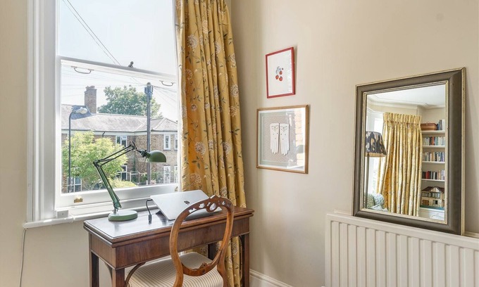 Walthamstow Apartamento | Bridgerton inspired 1 bed apartment, 5 mins to Walthamstow village and tube.