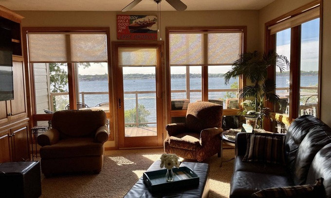 Arnolds Park Condominio | WATERFRONT- Condo en Bridges Bay Resort