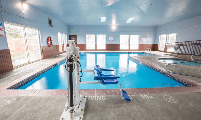 Wilkes East Hotel | Bridgeway Inn & Suites Portland Airport