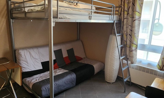 Paray-le-Monial Apartamento | Bright 18m² studio downtown in secure residence