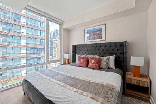 Church and Wellesley Apartamento | Bright 1BD & Den in Downtown Toronto