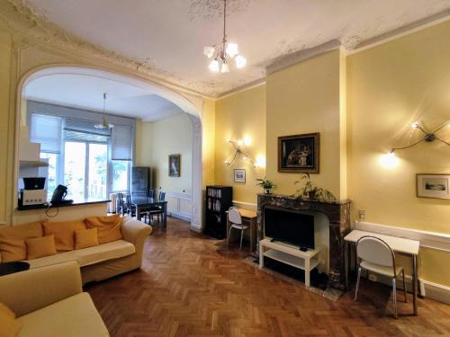 Etterbeek Apartamento | Bright 1BR with terrace near Montgomery
