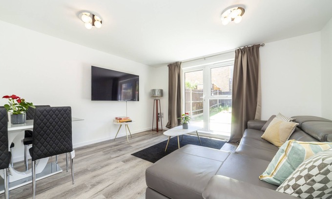 Charlton Apartamento | Bright 2 BDR House W/garden & Parking, Greenwich