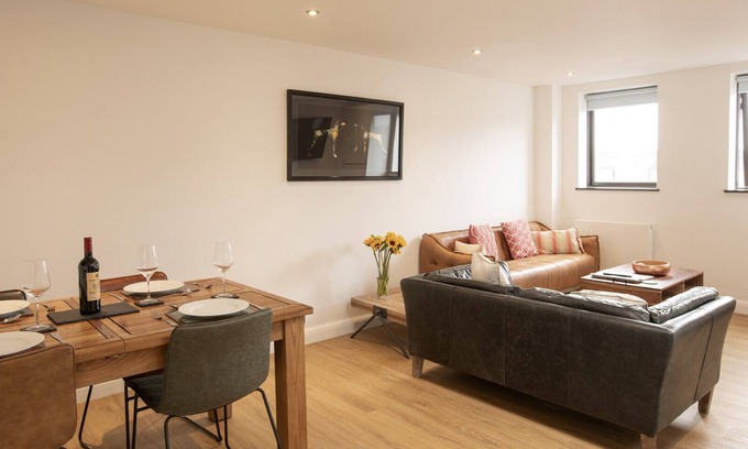 Swindon Apartamento | Bright 2 Bed Flat in the heart of Old Town Swindon