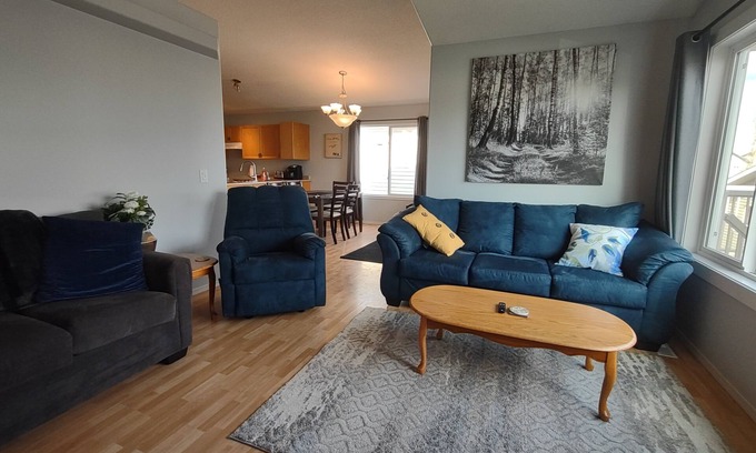 Grande Prairie Casa | Bright 2 Bedroom Upstairs Suite - Fully Stocked, Clean & Pet-Friendly!