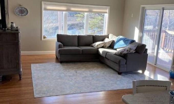 Scio Casa | Bright 2-bedroom lake view home