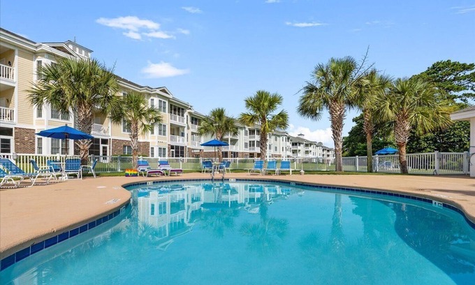Central Myrtle Beach Condominio | Attn.Snowbirds/Monthly rental/Pet Friendly for extended stays (30days+) Oct.-Apr