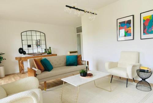 Ludwigshafen-Friesenheim Apartamento | Bright 2BR Family-friendly Home -BASF - Free Parking - Super Fast WIFI