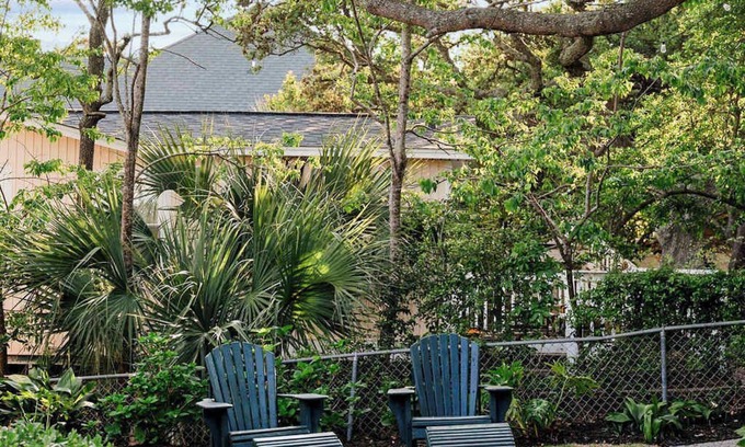 Folly Beach Casa | Bright 3-Bed Cottage w/ Grill, Steps to the Beach!