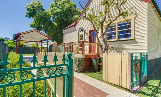 Armidale Apartamento | Bright 3-bedroom apartment - Central Armidale