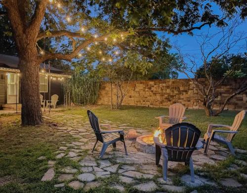 Irving Casa | Bright 3BR with Fire Pit and Near Convention Center
