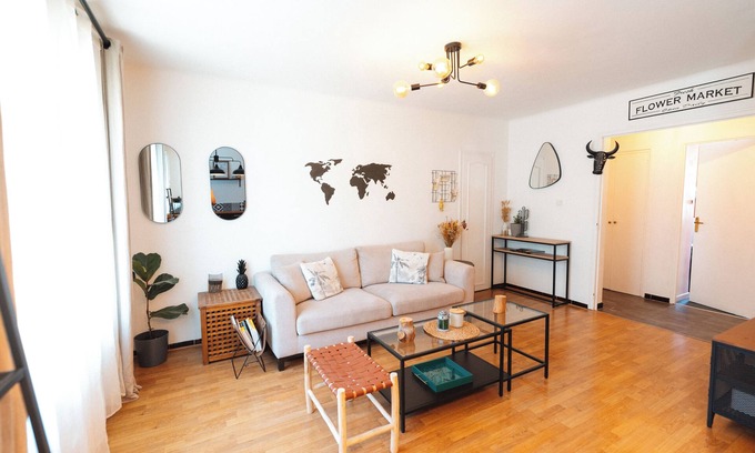 Le Camas Apartamento | Bright 4-person apartment close to town center