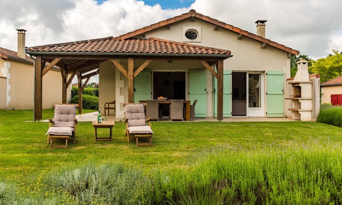 Les Forges Casa | Bright 6-person villa in the heart of the Gâtine regionRental March to October