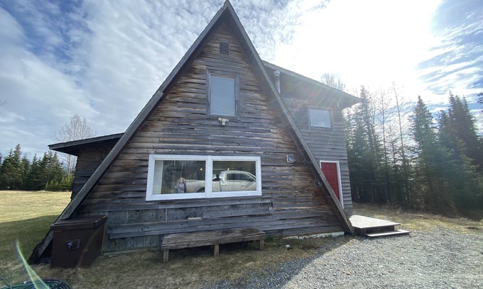 Kenai Cabina | Bright A-Frame Cabin @ Moose Tracks Lodging