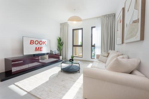 Umm Suqeim 3 Apartamento | Bright & Airy 1BR in Asayel 2 - Fits 4 Comfortably