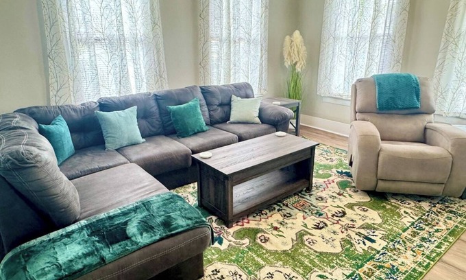 Port Neches Casa | Bright & Airy 2BR 1BA Home Near The Riverfront