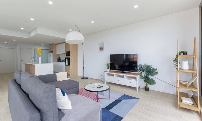 Parramatta CBD Apartamento | Bright & Airy 2BR Steps to Station & Westfield