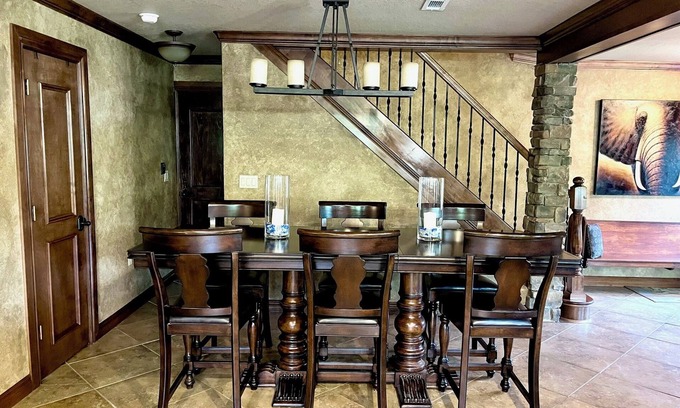 Kingston Casa | Bright & Airy 3 BR with AC, Game Rm, Near Casinos, Lake Texoma Marinas & Trails