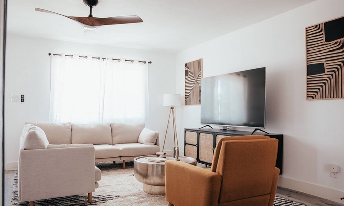 Coronado Casa | Bright & Airy 4BR - Close to Airport/DT/Midtown