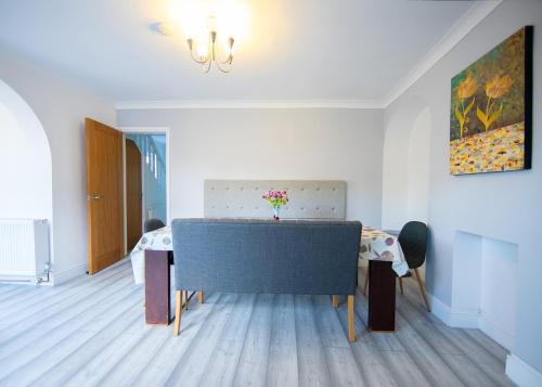 Ely Casa | Bright & Airy 4x Bed House with Parking