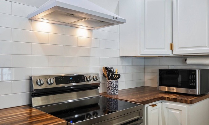 Chambersburg Apartamento | Bright, Airy Apartment in a Central Location